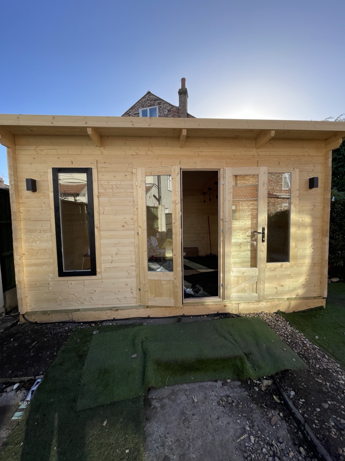 Garden room exterior lighting